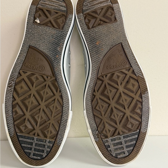 Converse: Mens or Women's Gray Slip-On Sneakers, Size M8.5 / W10.5 - Picture 8 of 8